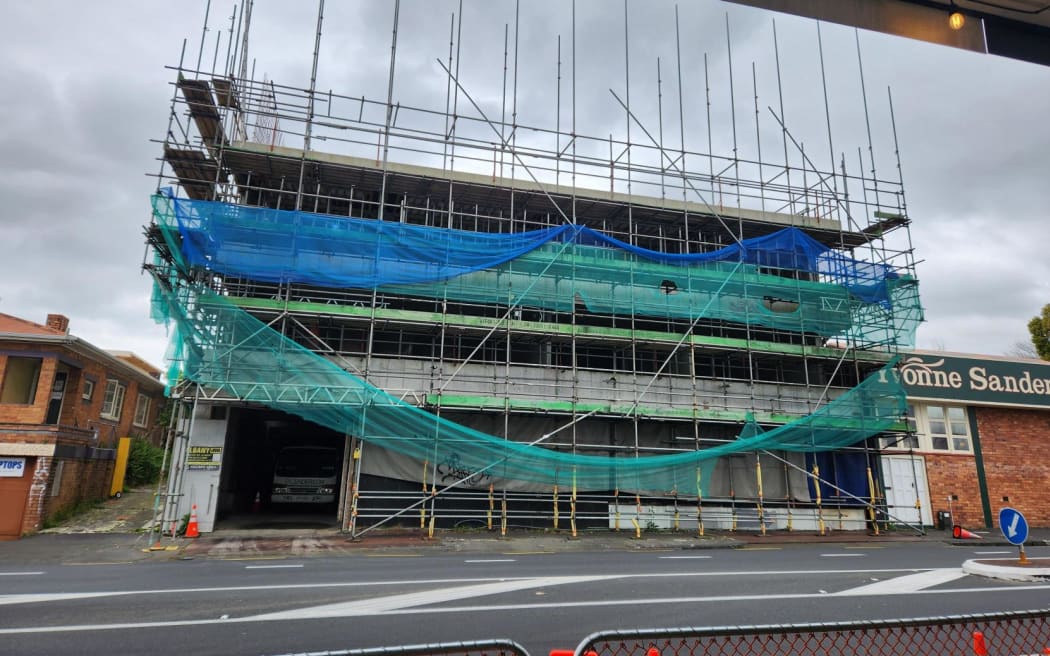 Unfinished Auckland apartment block 'a blight on the Epsom landscape'